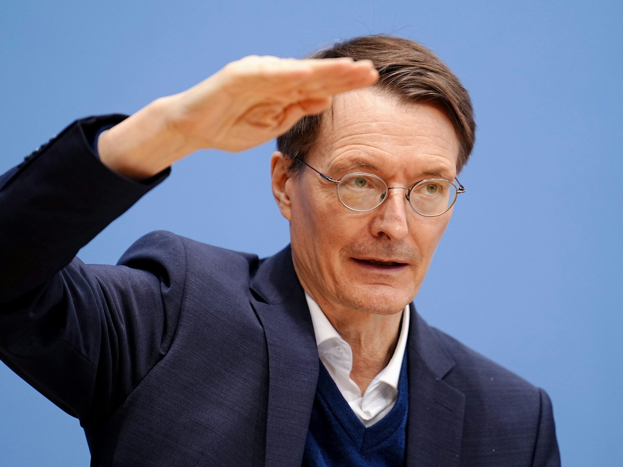 Karl Lauterbach (SPD), Bundesminister für Gesundheit, äußert sich in der Bundespressekonferenz zur aktuellen Corona-Lage. Foto vom 14. Januar 2022.