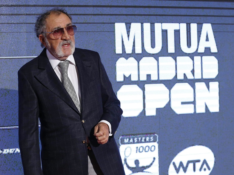 Ion Tiriac empfängt die Spieler zur Players Party.