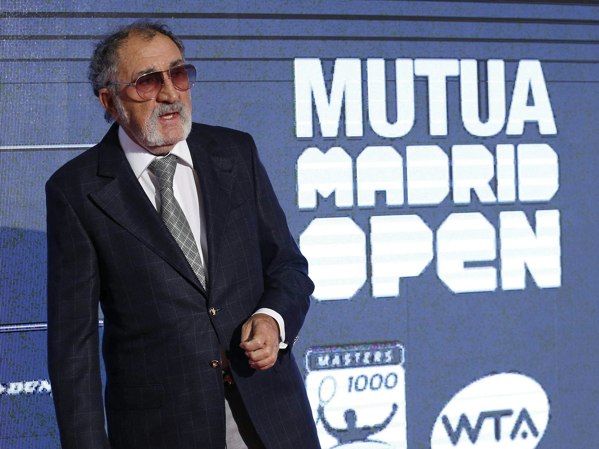 Ion Tiriac empfängt die Spieler zur Players Party.