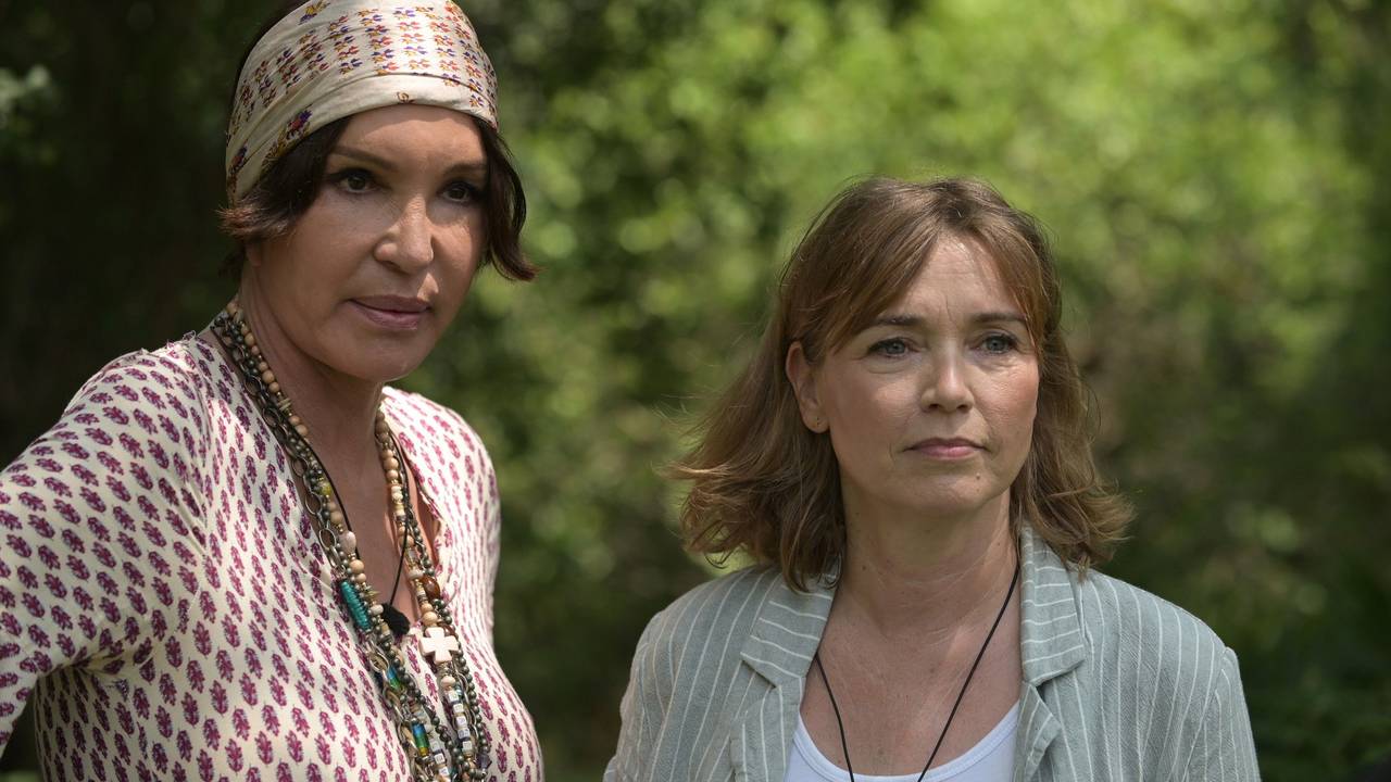 Dschungelcamp 2022 (RTL): Anouschka Renzi, Tina Ruland
Foto: RTL / Stefan Menne
Nur in direktem Bezug zur Show und Verlinkung auf RTL+ verwenden