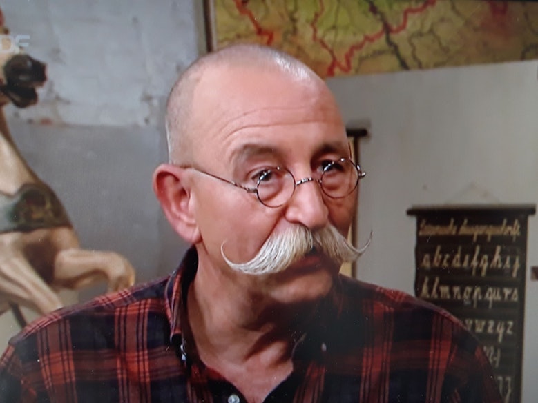 „Bares für Rares“-Moderator Horst Lichter in der Ausgabe der ZDF-Show vom 21. Januar 2022.