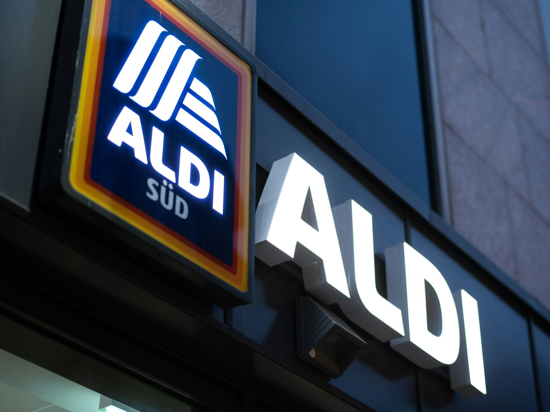 Aldi wird ab Sommer 2022 Rindfleisch aus Brasilien aus dem Sortiment nehmen. Unser undatiertes Foto zeigt eine Aldi-Süd-Filiale in Düsseldorf.
