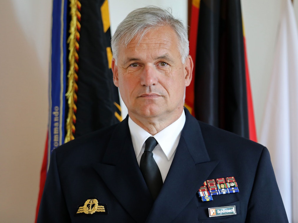Sorgte mit seinen Äußerungen zu Putin und Russland für einen Eklat: der deutsche Marine-Chef Kay-Achim Schönbach (hier im Juli 2021 in Rostock).