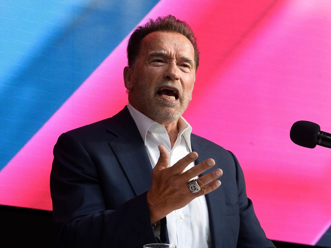 Bodybuilder, Schauspieler und Politiker Arnold Schwarzenegger spricht über Digital Sustainability während der Konferenz Digital X.