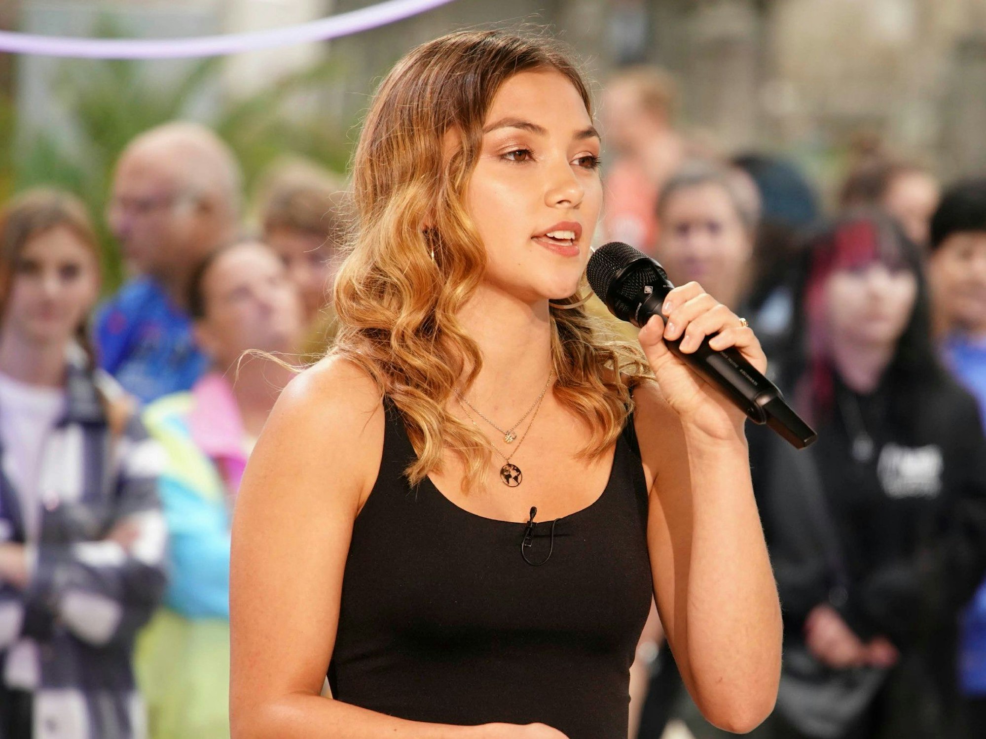 Michelle Stumpf aus Passau ist gerade 18 Jahre alt und begeisterte die Jury in der ersten Folge von DSDS mit ihrer Stimme: Ist sie vielleicht die neue Helene Fischer? Florian Silbereisen zeigte sich jedenfalls begeistert.