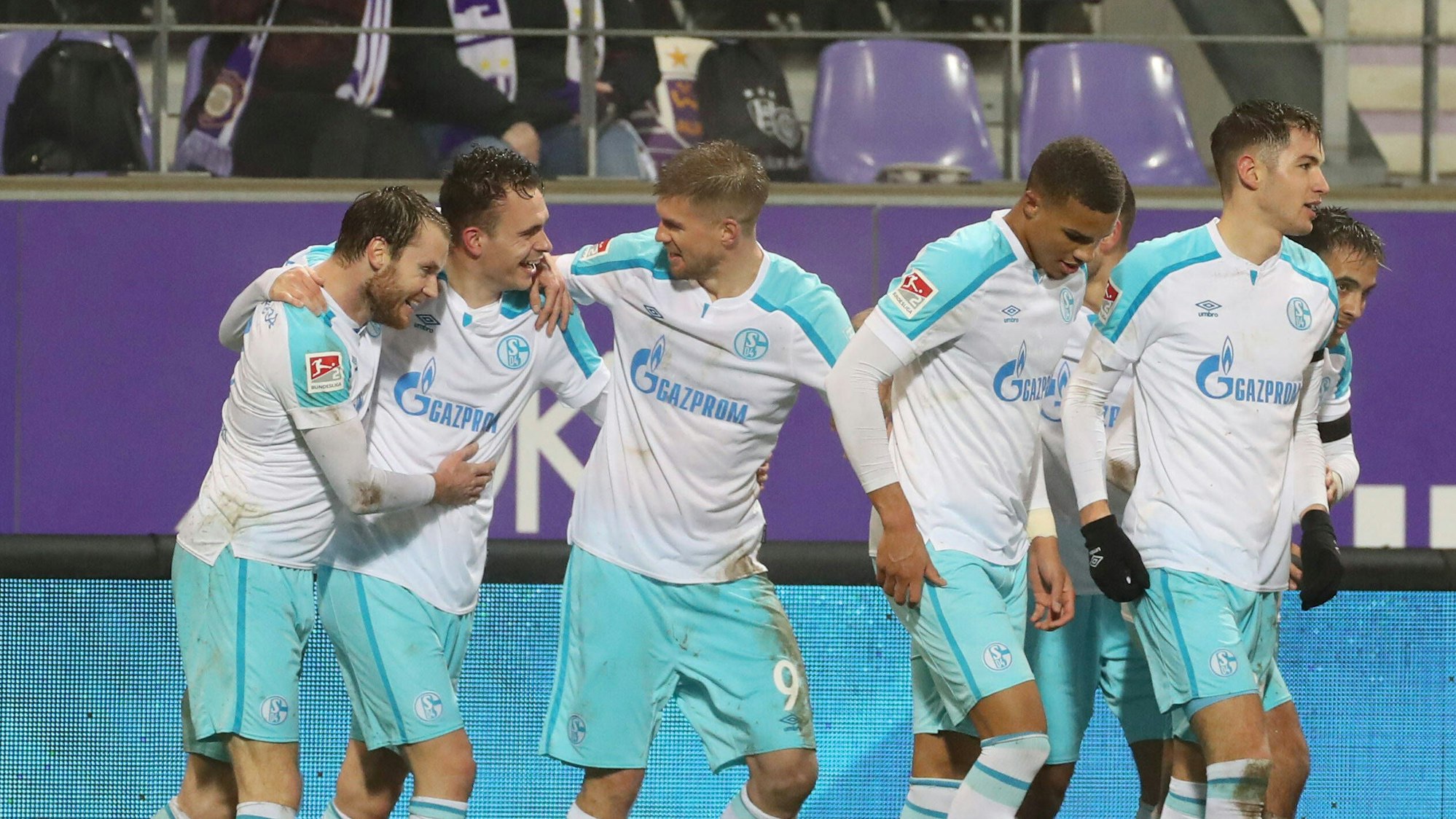 Schalke-Torjubel nach dem 0:2 von Torschütze Andreas Vindheim.