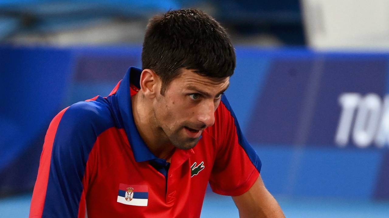 Novak Djokovic: Die Einreise-Posse rund um die Australian Open 2022 lässt die Gemüter aufkochen. Aus Australien bekommt er deftige Schimpfwörter zu hören. Unser Foto zeigt den Tennisspieler 2020.