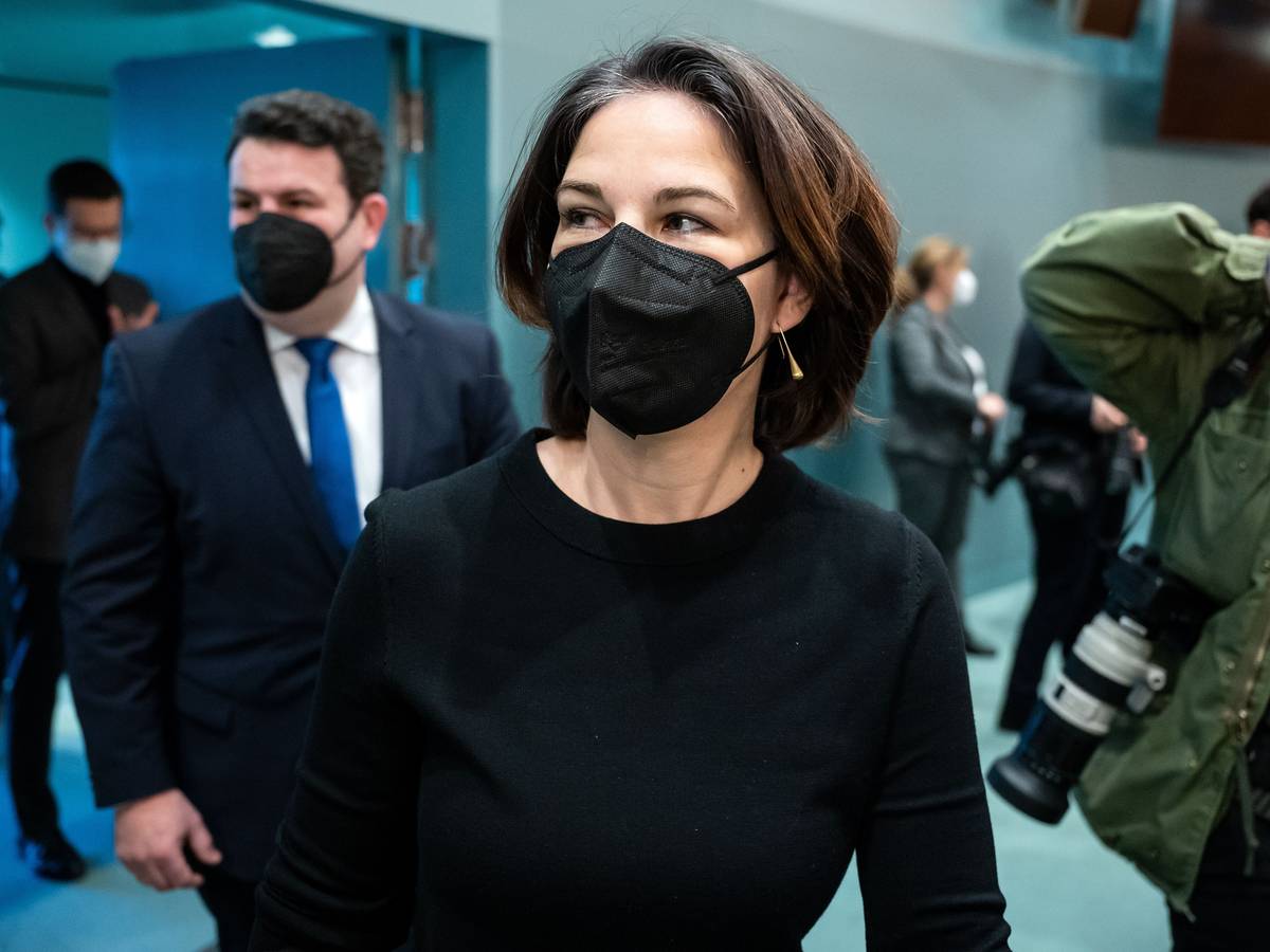 Außenministerin Annalena Baerbock (Grüne, hier am 21. Januar bei der Klausurtagung des Bundeskabinetts im Bundeskanzleramt) setzt auf Dialog und Härte im Ringen um einen Kompromiss in der Ukraine-Krise.