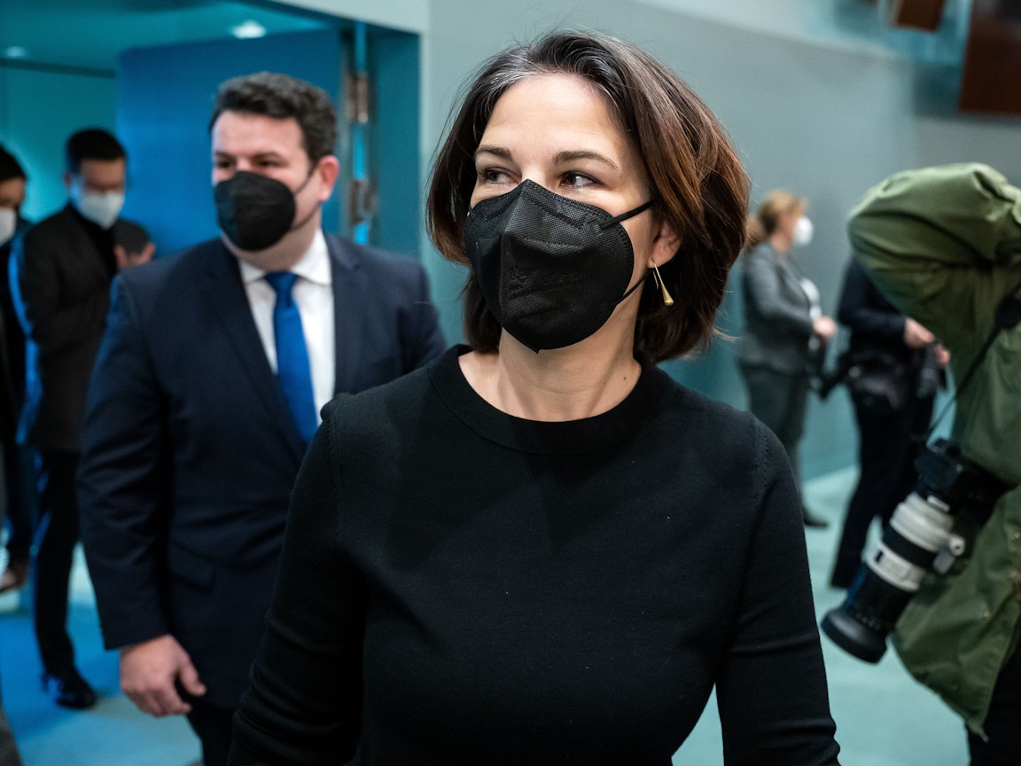 Außenministerin Annalena Baerbock (Grüne, hier am 21. Januar bei der Klausurtagung des Bundeskabinetts im Bundeskanzleramt) setzt auf Dialog und Härte im Ringen um einen Kompromiss in der Ukraine-Krise.