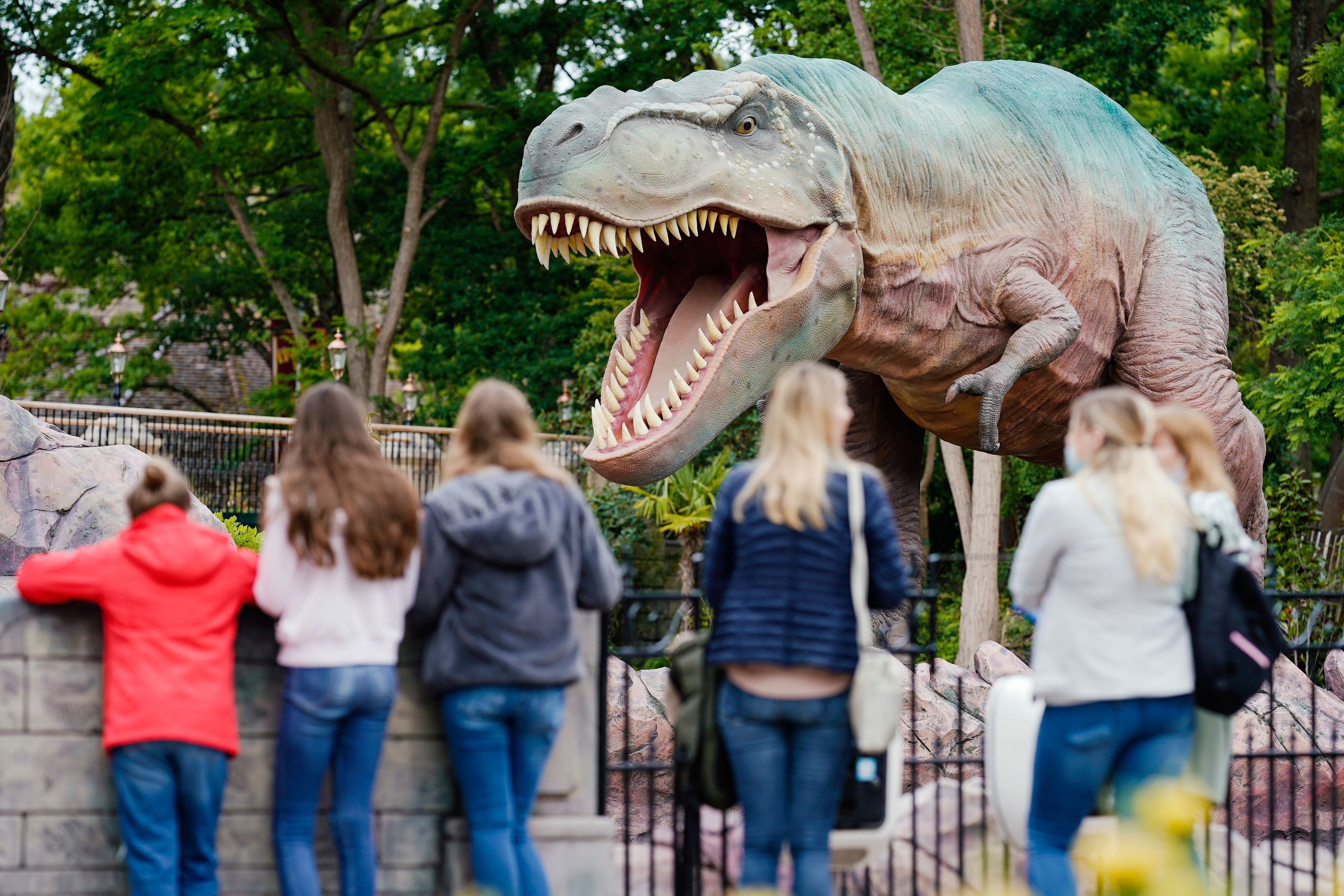 Hamish Griffin arbeitete für zwei Stunden im Freizeitpark in Tasmanien ehe er gefeuert wurde. Unser Symbolbild zeigt eine Szene aus einem Freizeitpark („Holiday Park“ in Haßloch) am 7. Juni 2020.