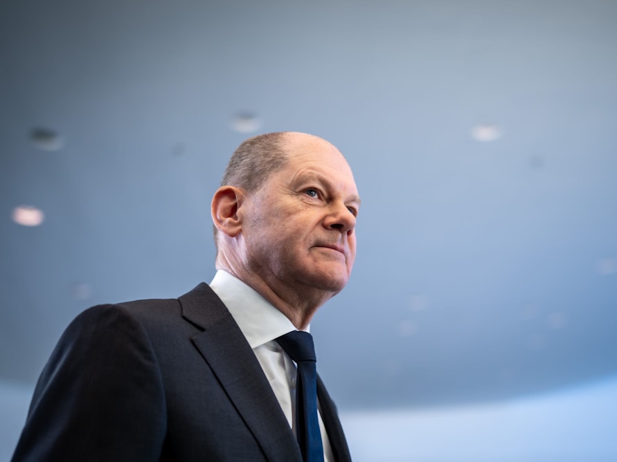 Bundeskanzler Olaf Scholz (SPD, hier am 21. Januar bei der Klausurtagung des Bundeskabinetts im Bundeskanzleramt) soll laut einem Medienbericht einen kurzfristig anberaumten, persönlichen Termin mit dem US-Präsidenten abgelehnt haben.