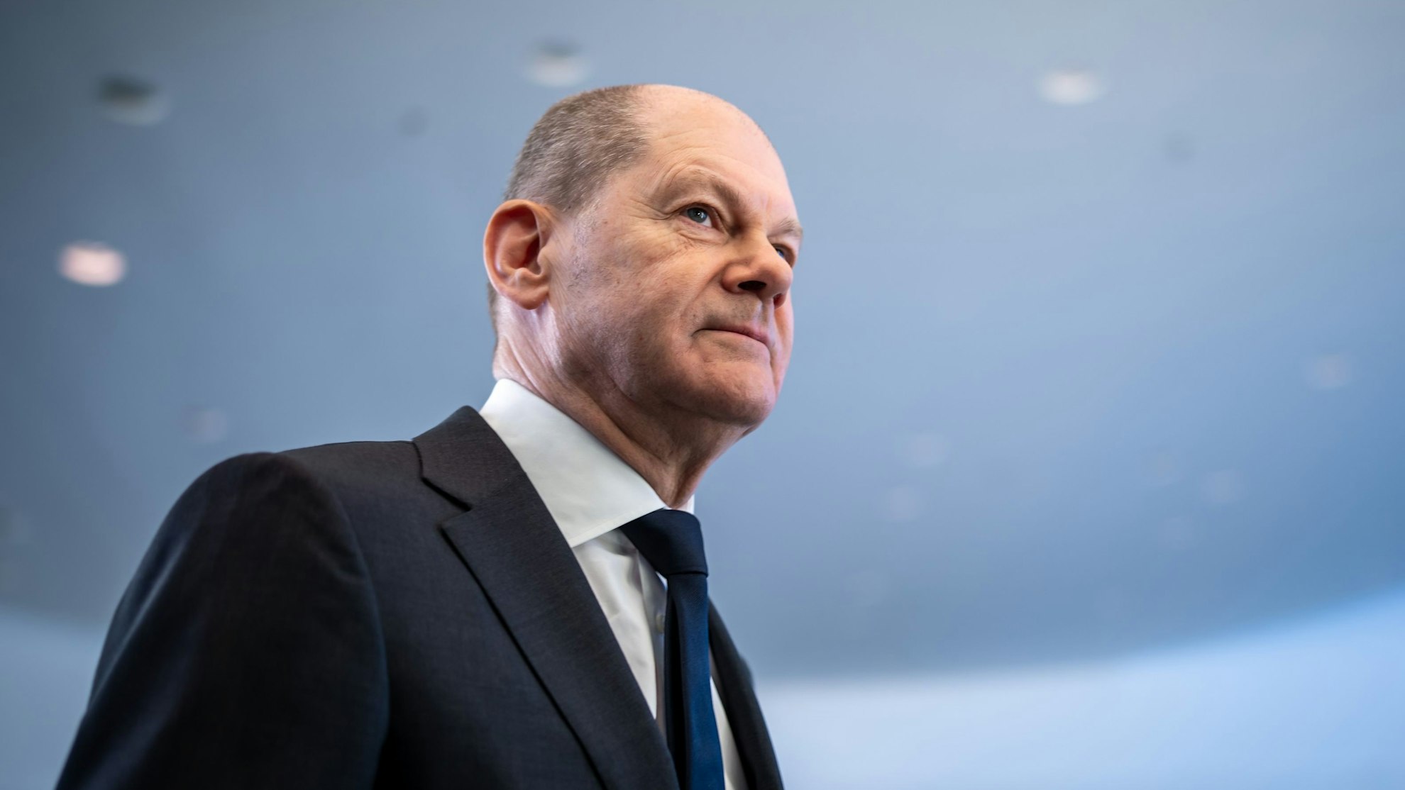Bundeskanzler Olaf Scholz (SPD, hier am 21. Januar bei der Klausurtagung des Bundeskabinetts im Bundeskanzleramt) soll laut einem Medienbericht einen kurzfristig anberaumten, persönlichen Termin mit dem US-Präsidenten abgelehnt haben.