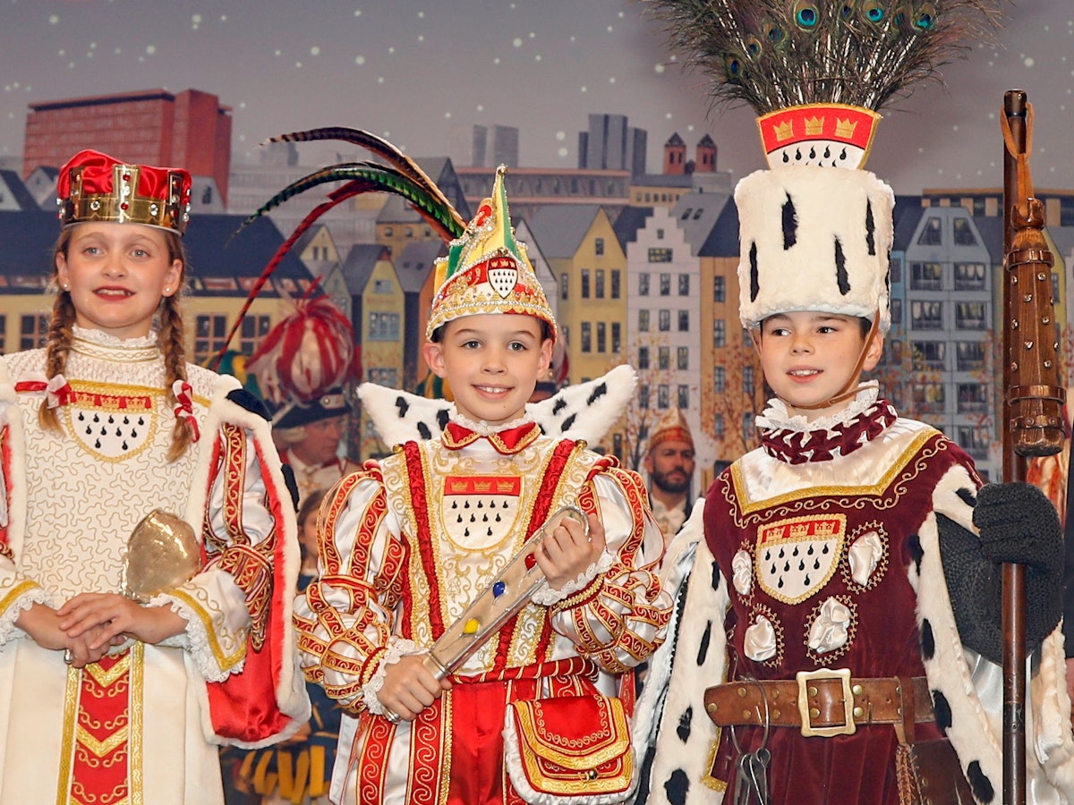 Gruppenfoto des Kinderdreigestirns.