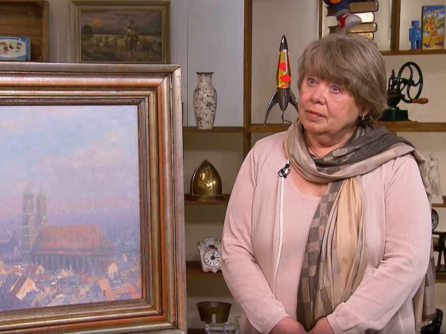 Der Screenshot zeigt die Leverkusener Hausfrau Petra Böckly am 24. Januar 2022 in der ZDF-Show „Bares für Rares“.