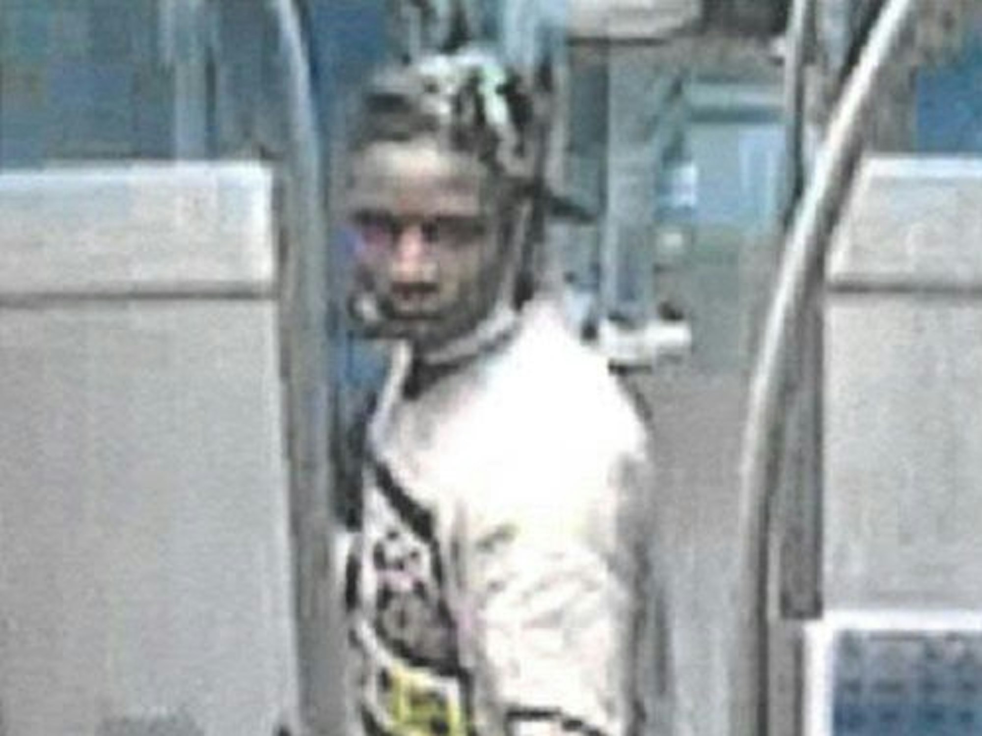 Fahndung nach Schläger aus der S6