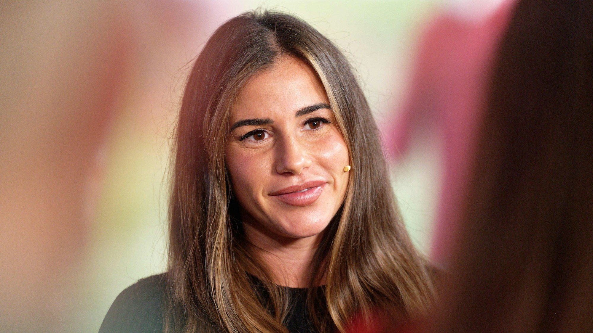 Die Sängerin Sarah Engels steht beim 26. RTL-Spendenmarathon im Studio.