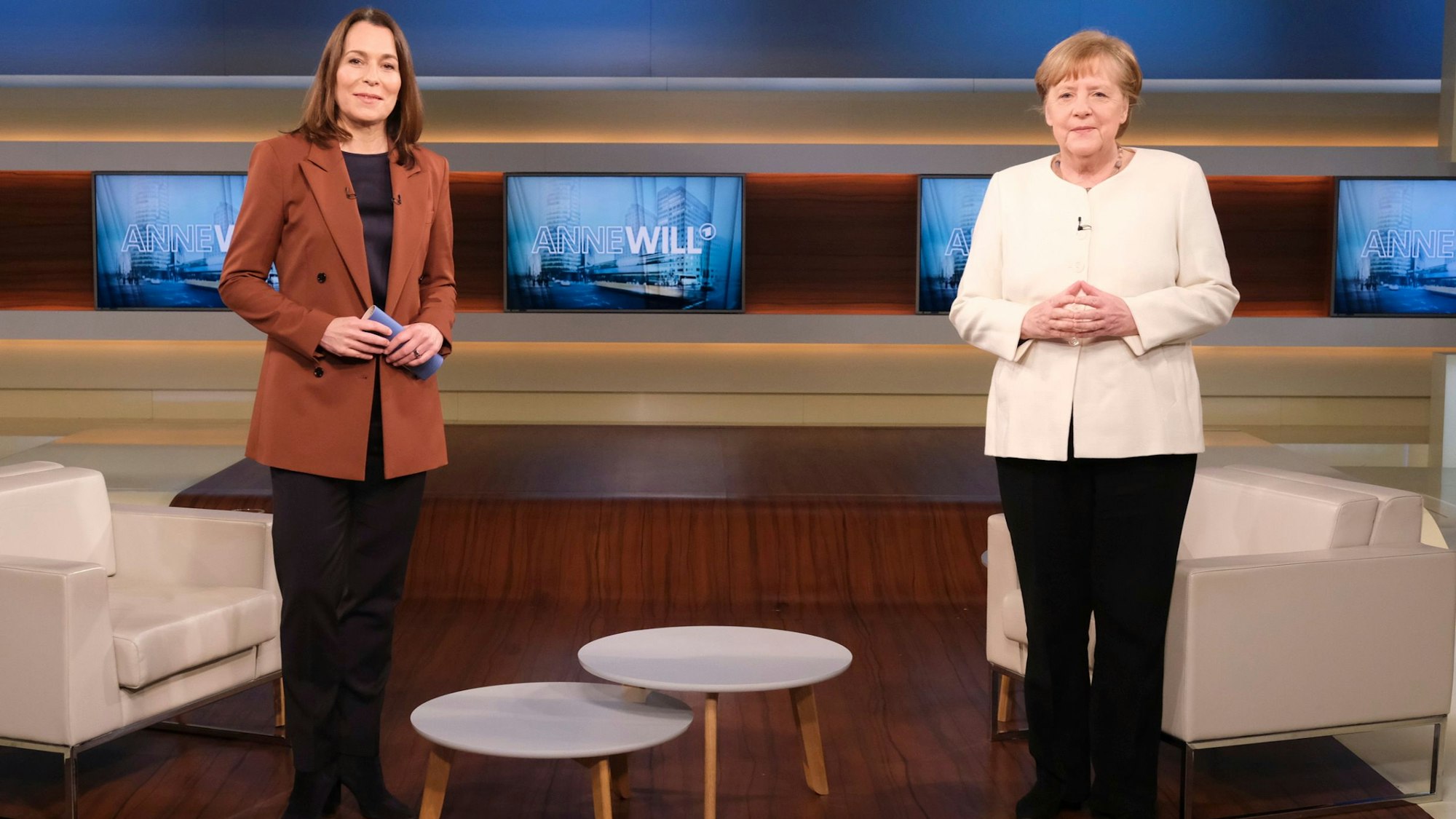 Bundeskanzlerin Angela Merkel (CDU) ist zu Gast in der ARD-Talksendung "Anne Will".