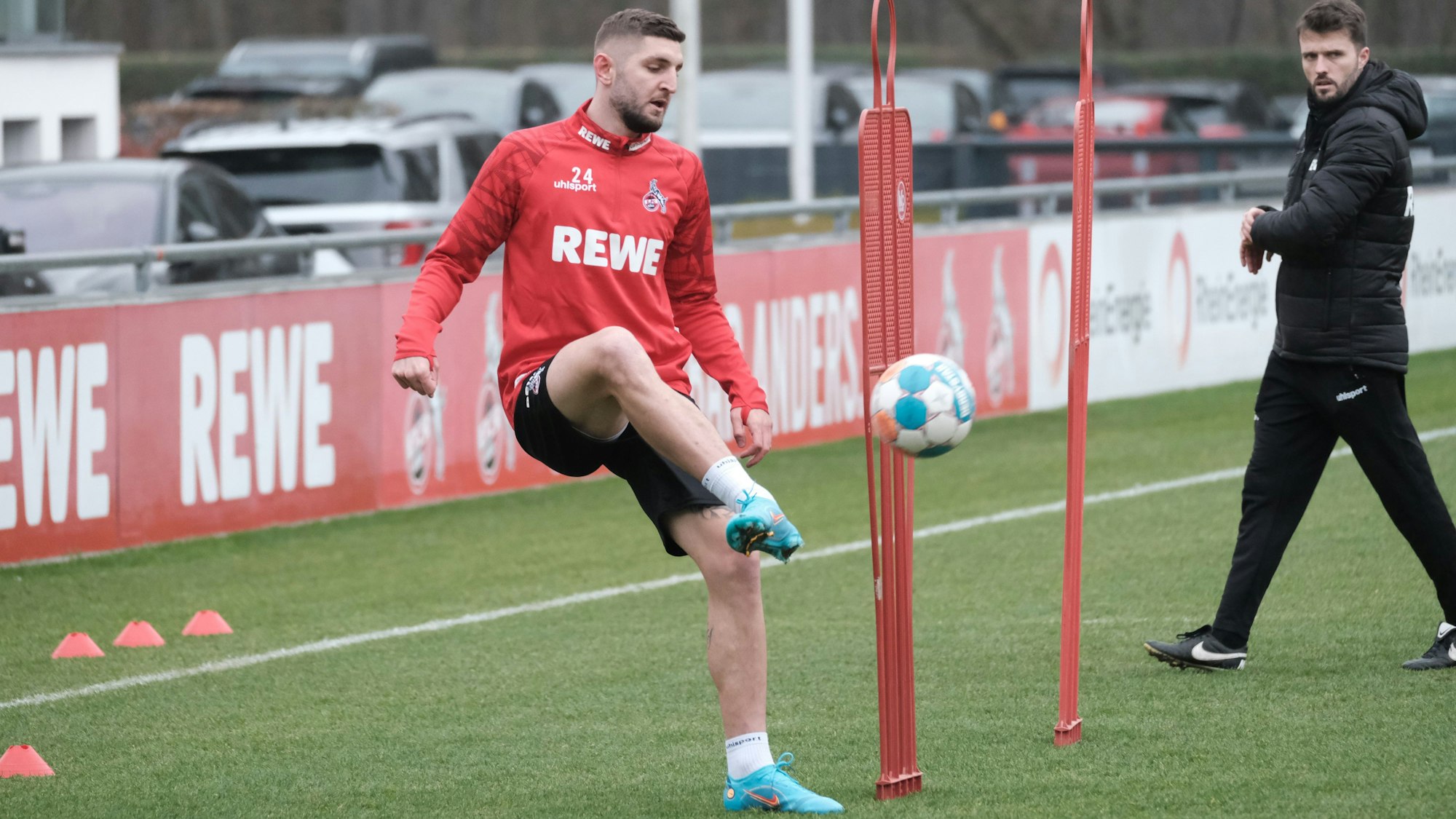 Julian Chabot trainiert beim 1. FC Köln.