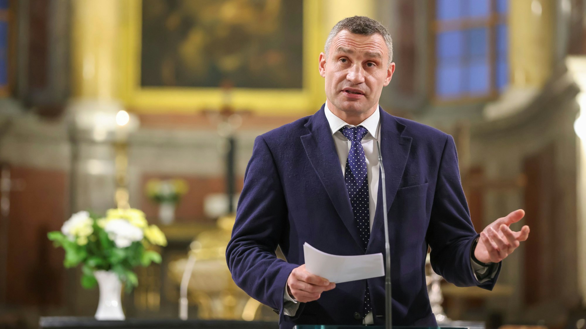 Vitali Klitschko, Oberbürgermeister von Kiew, hält die Rede zur Demokratie nach dem Friedensgebet in der Nikolaikirche in Leipzig am 9. Oktober 2021.