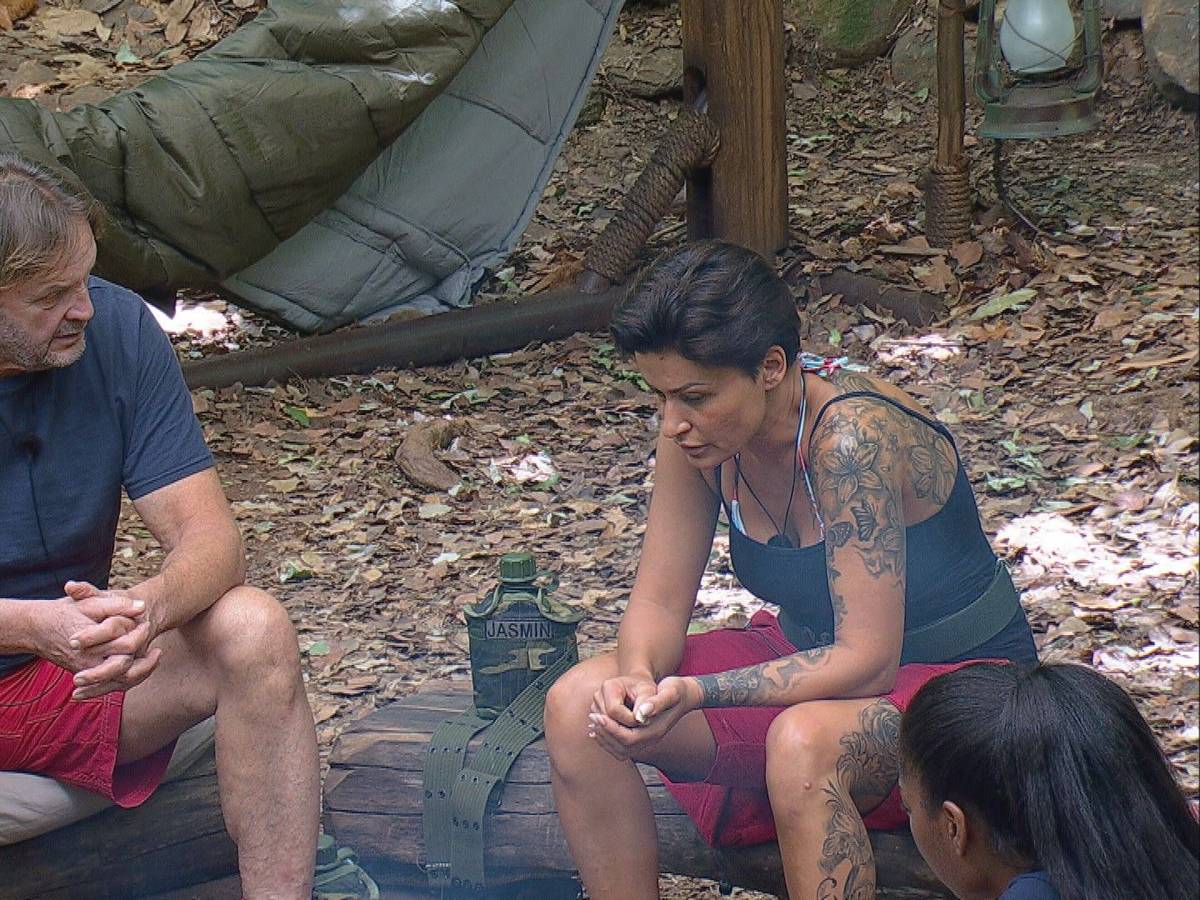 Jasmin Herren und Peter Althof im Dschungelcamp 2022.