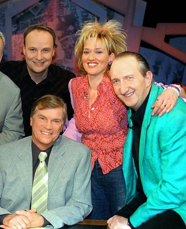Jochen Busse und sein „7 Tage - 7 Köpfe“-Team (l-r) Kalle Pohl, Bernd Stelter, Oliver Welke, Gaby Köster und Mike Krüger.