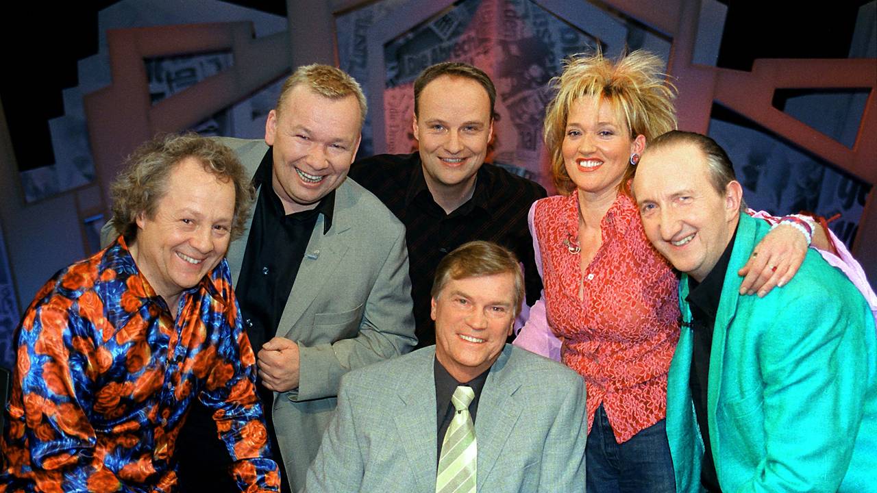 Jochen Busse und sein „7 Tage - 7 Köpfe“-Team (l-r) Kalle Pohl, Bernd Stelter, Oliver Welke, Gaby Köster und Mike Krüger.