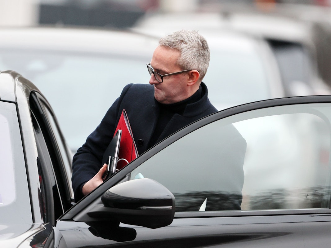 Alexander Wehrle steigt am Geißbockheim in sein Auto.