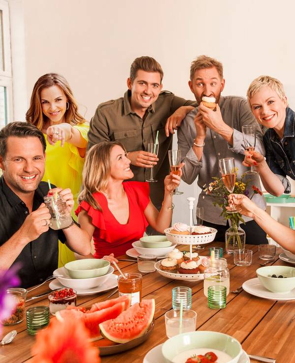 Das "SAT.1-Frühstücksfernsehen" lädt zum Sonntagsbrunch: SAT.1 zeigt die beliebteste Morning-Show Deutschlands vom 24. Oktober 2021 bis Weihnachten (9:00 bis 11:00 Uhr) auch am Sonntag - moderiert vom Daniel Boschmann, Karen Heinrichs, Annika Lau, Marlene Lufen, Matthias Killing und Chris Wackert im Wechsel.