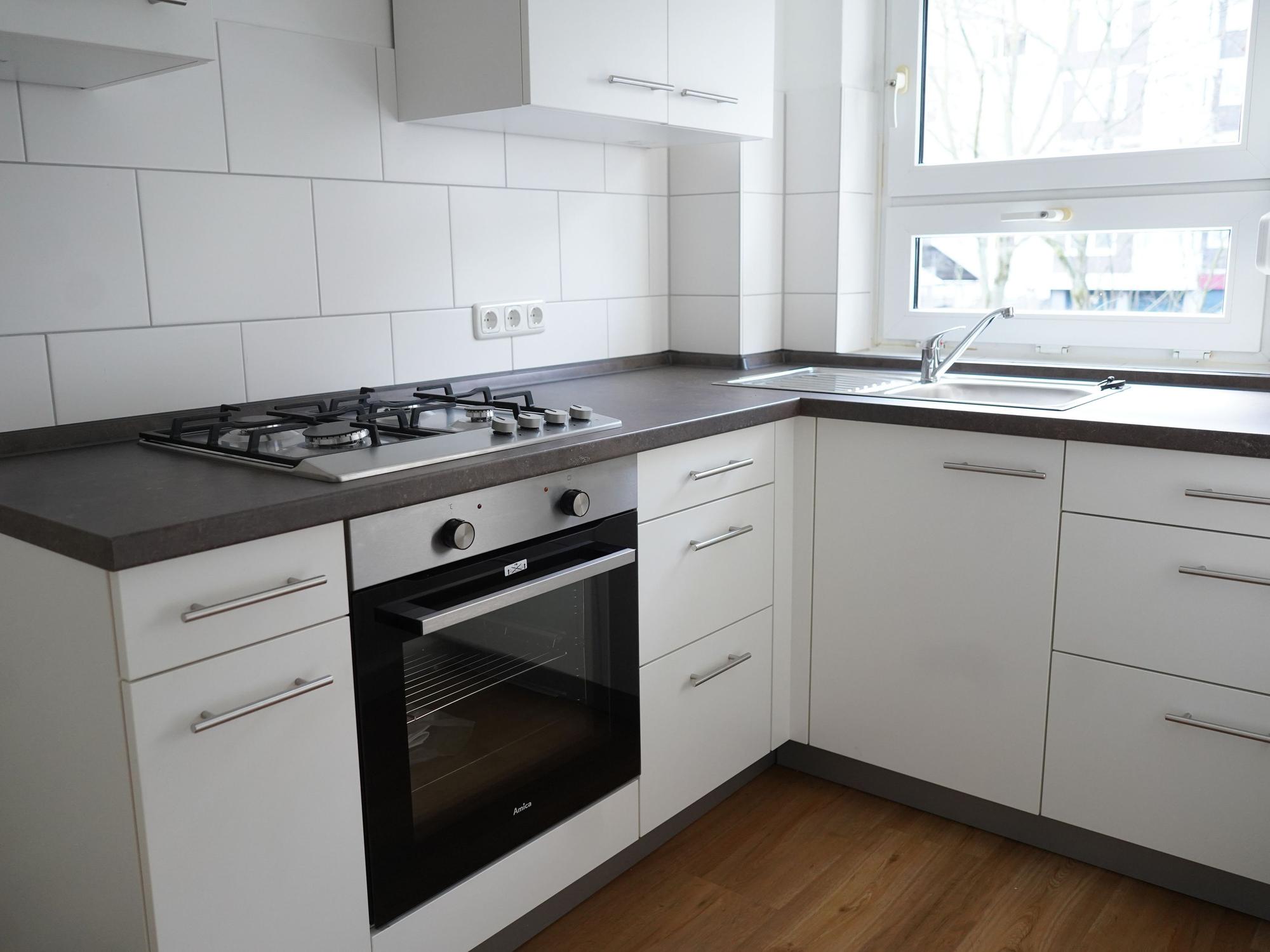 Die sanierte Küche einer Wohnung der Berliner Baugenossenschaft (bbg). Foto vom 31. Januar 2020.