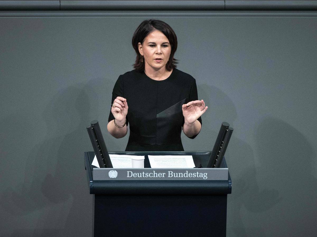 Annalena Baerbock hat im Bundestag deutliche Worte an Russland gerichtet.