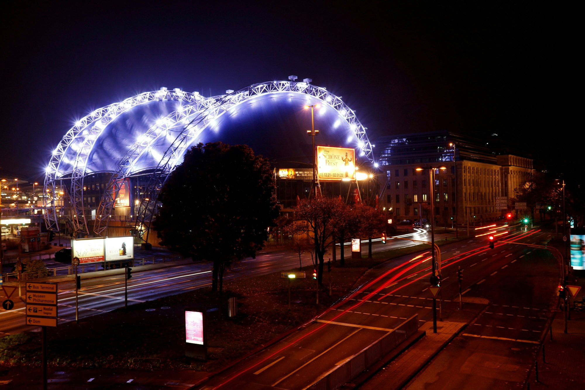 Köln: Der Musical Dome ist eine ursprünglich provisorisch errichtete Spielstätte für Musicals.