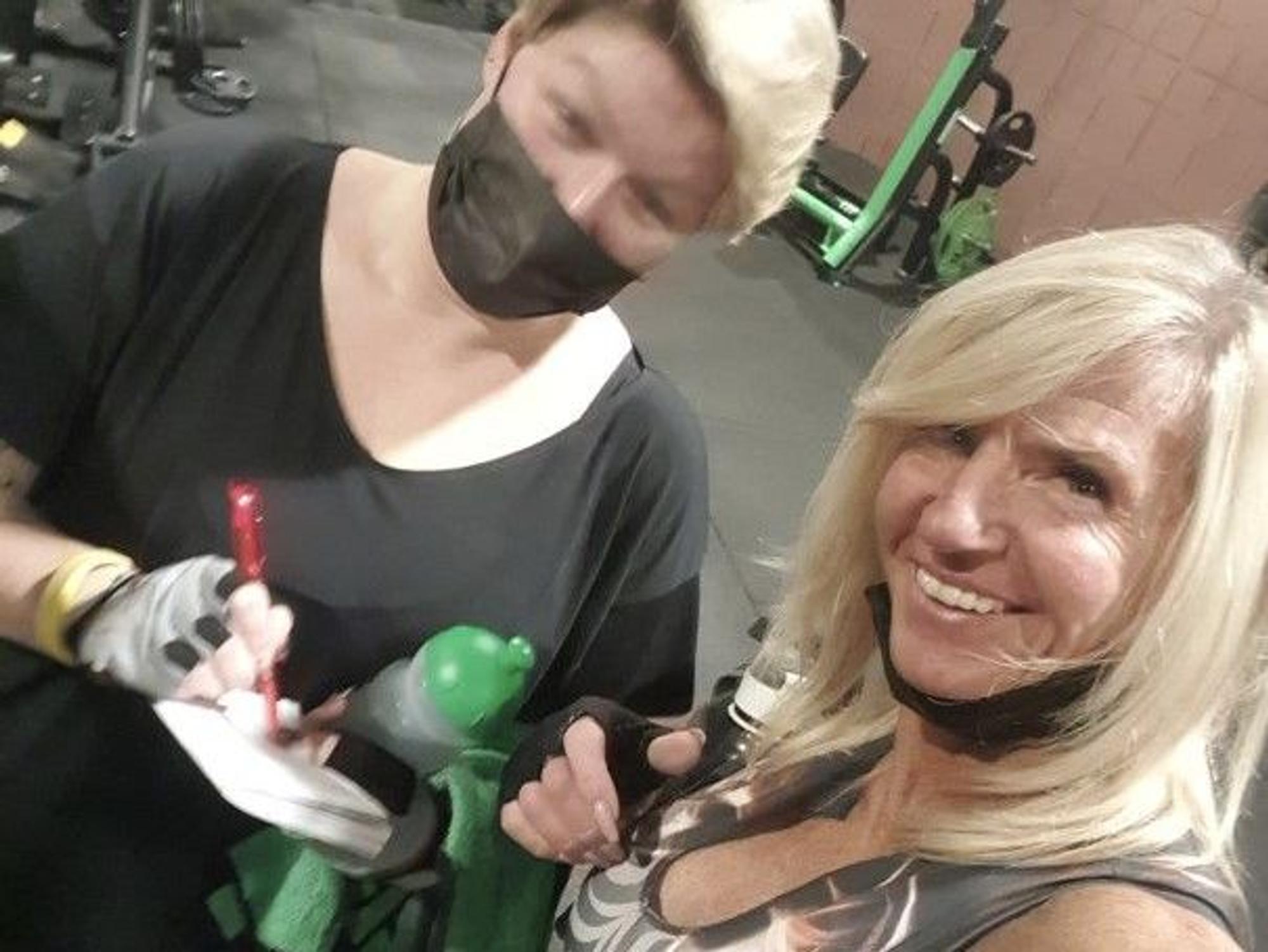 Trainingsduo: Die fitte Gitte beim Personaltraining.