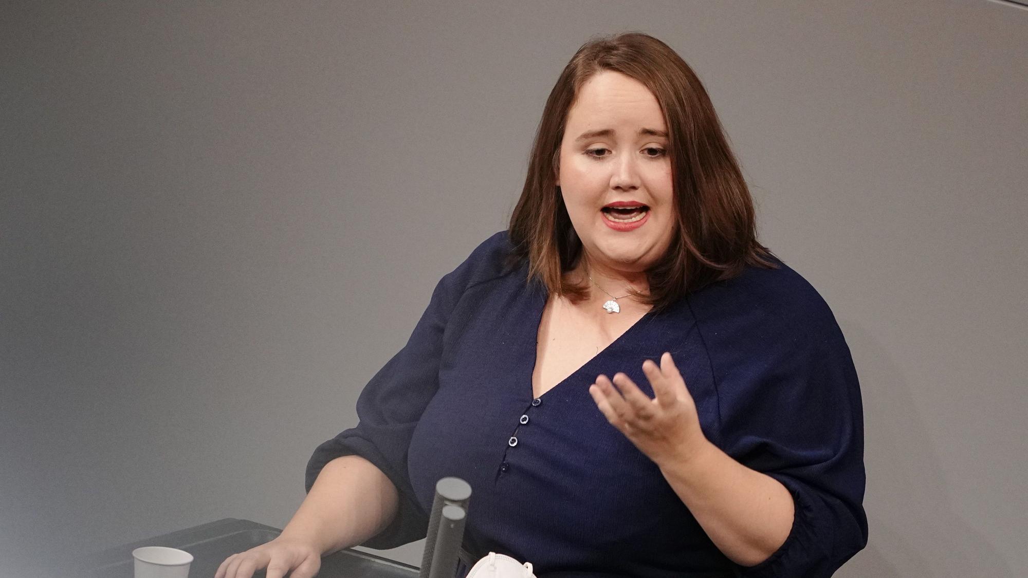 Ricarda Lang von Bündnis 90/Die Grünen spricht am 26. Januar 2022 bei der Orientierungsdebatte zu einer SARS-CoV-2-Impfpflicht im Bundestag.