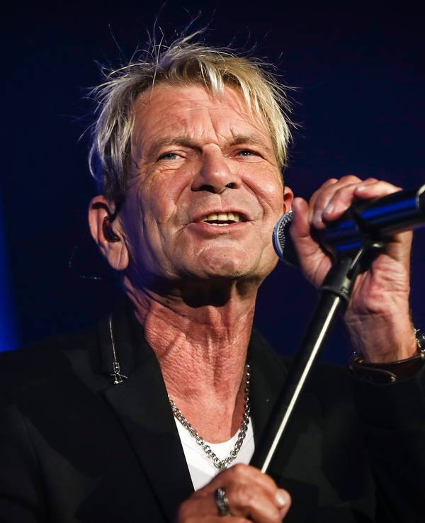Sänger Matthias Reim tritt bei der "Schlagernacht des Jahres" in der Hanns-Martin-Schleyer-Halle auf. Das Bild entstand am 20. Oktober 2019.