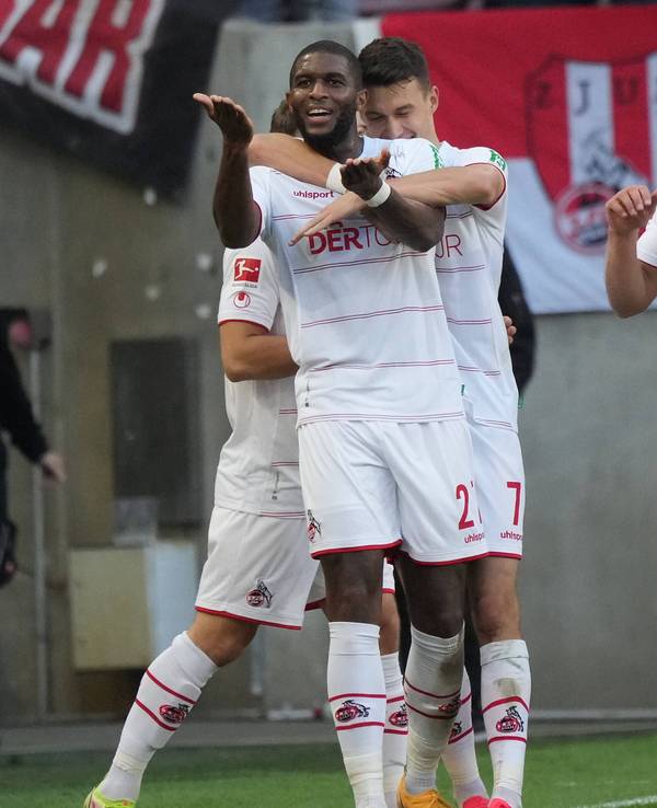 Anthony Modeste jubelt für den 1. FC Köln gegen Bayer Leverkusen.