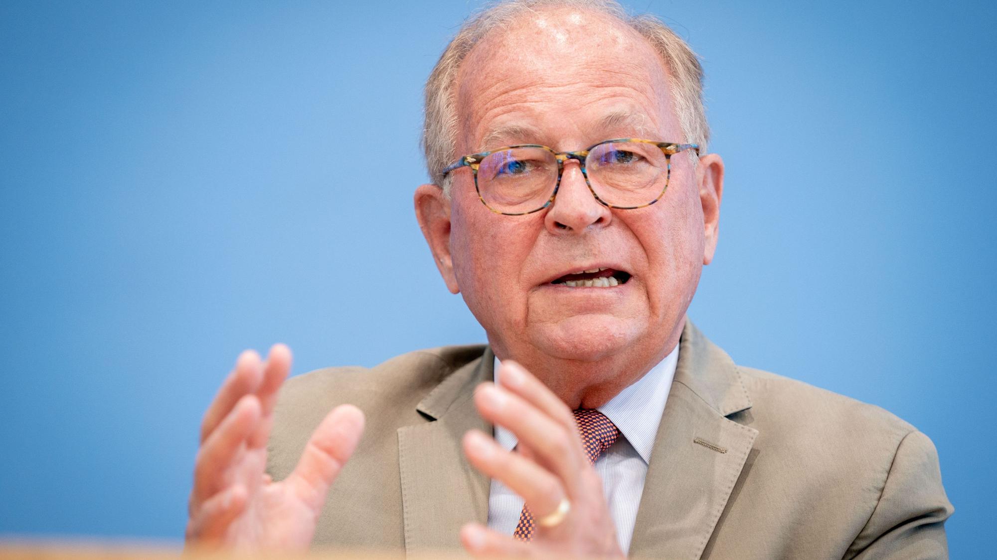 Wolfgang Ischinger, Vorsitzender der Münchner Sicherheitskonferenz, stellt den Munich Security Report 2021 in der Bundespressekonferenz vor. Das Bild entstand am 9. Juni 2021.