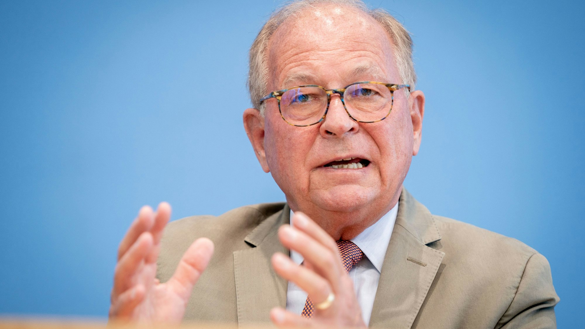 Wolfgang Ischinger, Vorsitzender der Münchner Sicherheitskonferenz, stellt den Munich Security Report 2021 in der Bundespressekonferenz vor. Das Bild entstand am 9. Juni 2021.