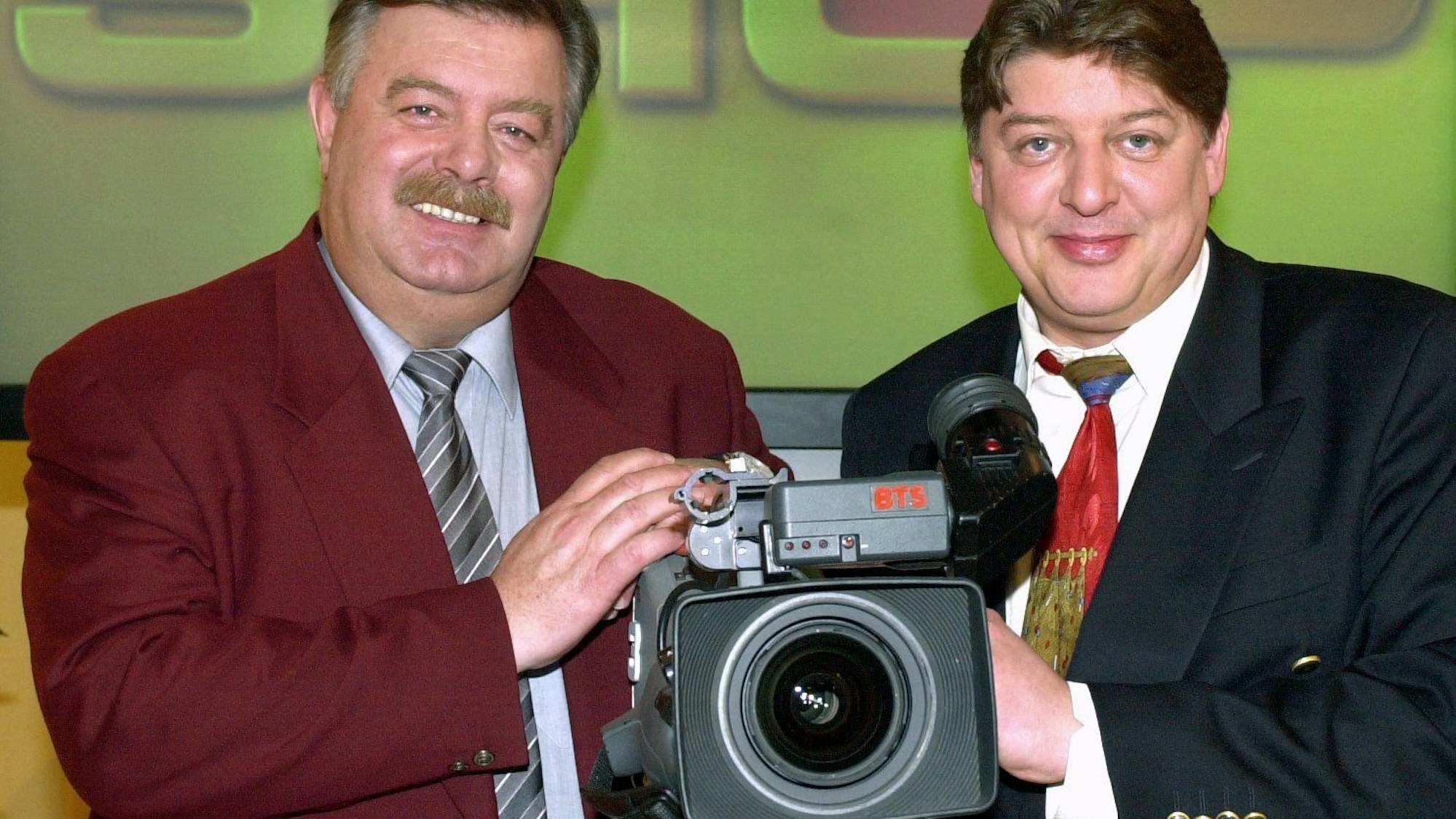 Die Moderatoren des RTL-Kulthits „Der Preis ist heiß“: Harry Wijnvoord (l) und Walter Freiwald.