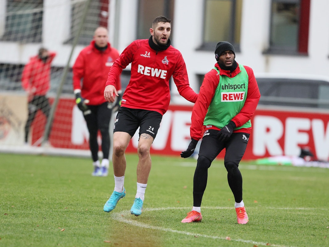 Julian Chabot und Anthony Modeste im Training des 1. FC Köln