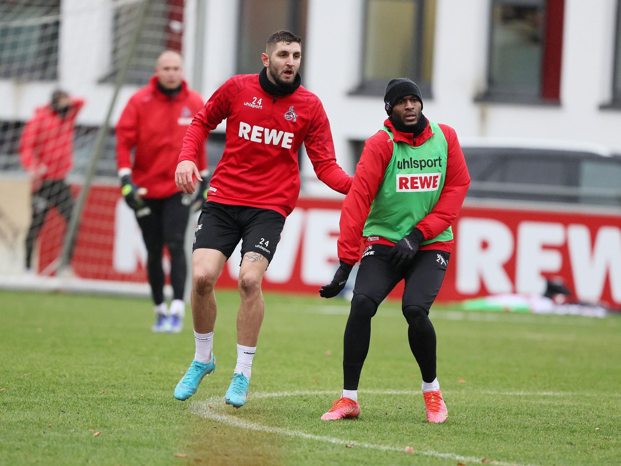 Julian Chabot und Anthony Modeste im Training des 1. FC Köln