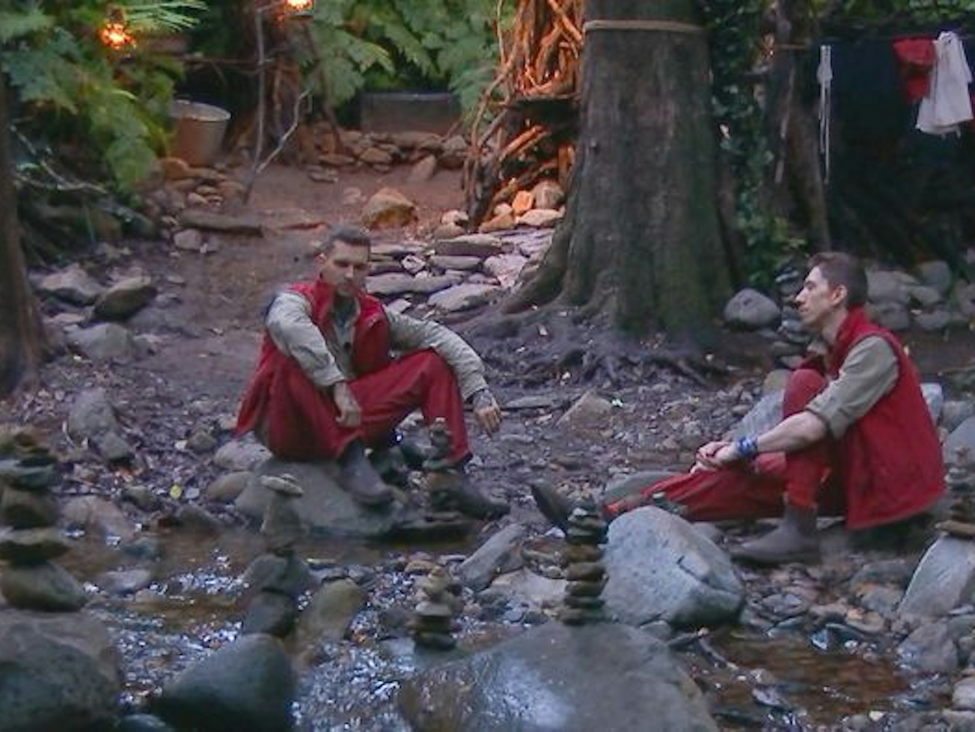 Eric Stehfest und Manuel Flickinger im Dschungelcamp am 30. Januar 2022.