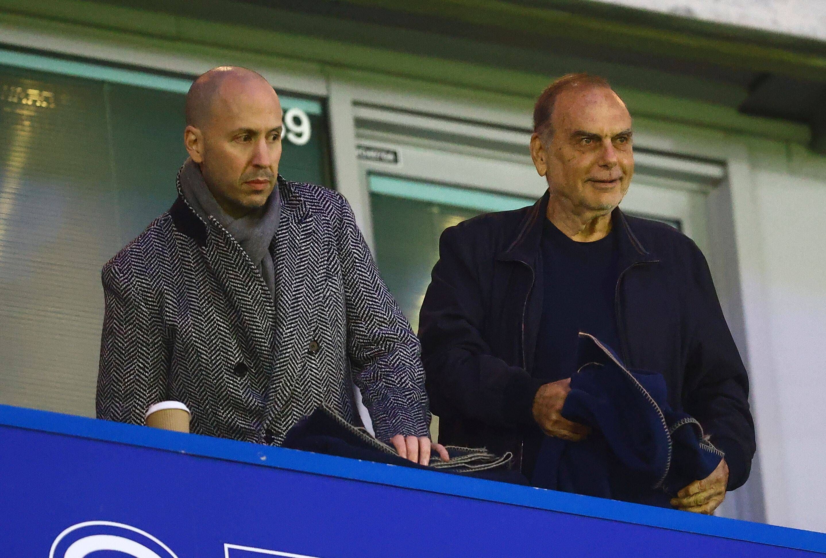 Ex-Trainer Avram Grant auf der Tribüne des FC Chelsea.