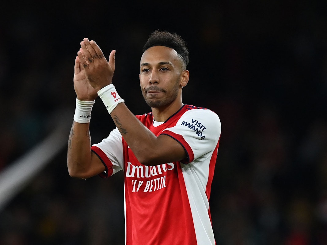 Pierre-Emerick Aubameyang klatscht nach einem Spiel des FC Arsenal in die Hände