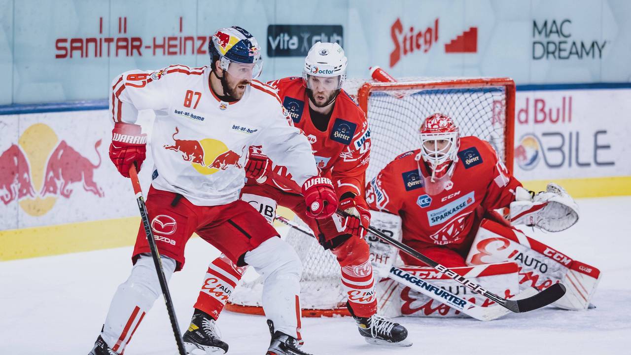 David McIntyre auf dem Eis für den EC Red Bull Salzburg.