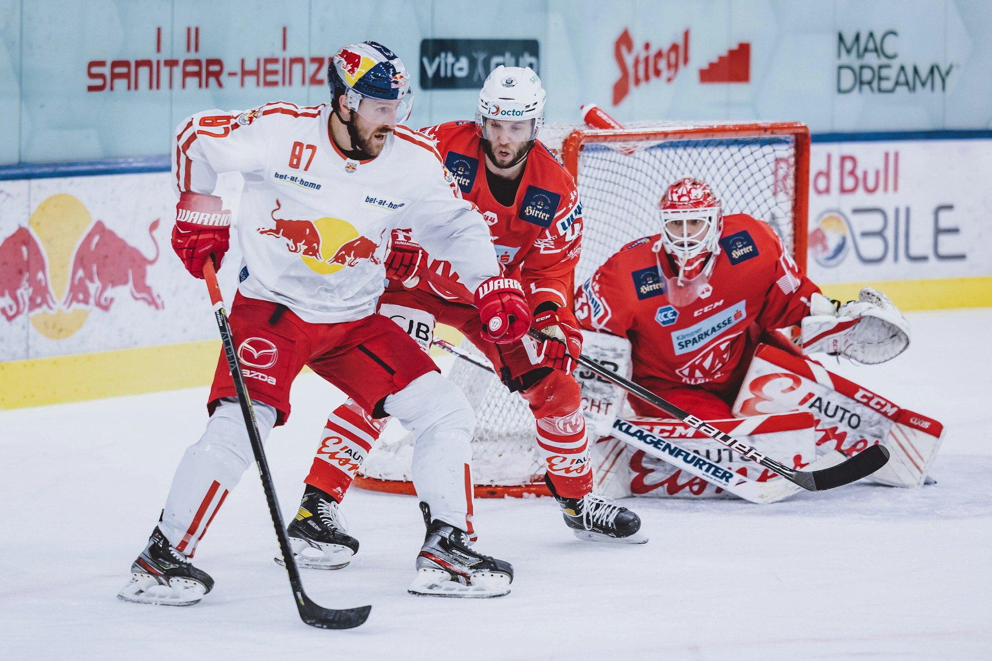 David McIntyre auf dem Eis für den EC Red Bull Salzburg.