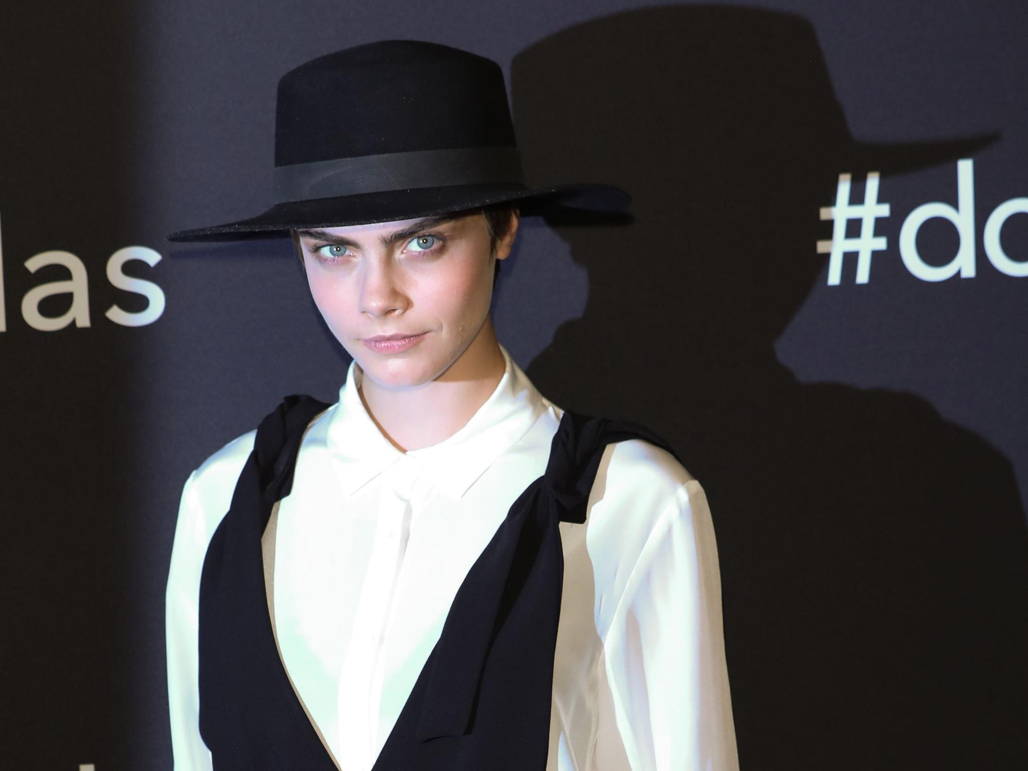 Supermodel Cara Delevingne ist zur feierlichen Vorstellung der neuen Douglas Kampagne in Berlin. Foto vom 30. Mai 2018.