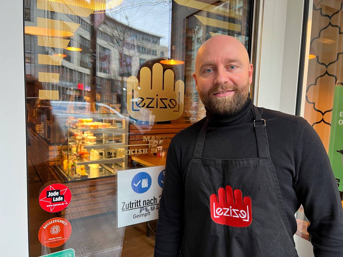 „Lezizel Manti“-Besitzer René Vanfloorop vor seinem Lokal