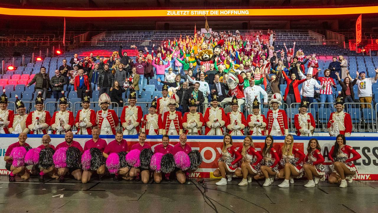 100 Kölnerinnen und Kölner in der Lanxess Arena