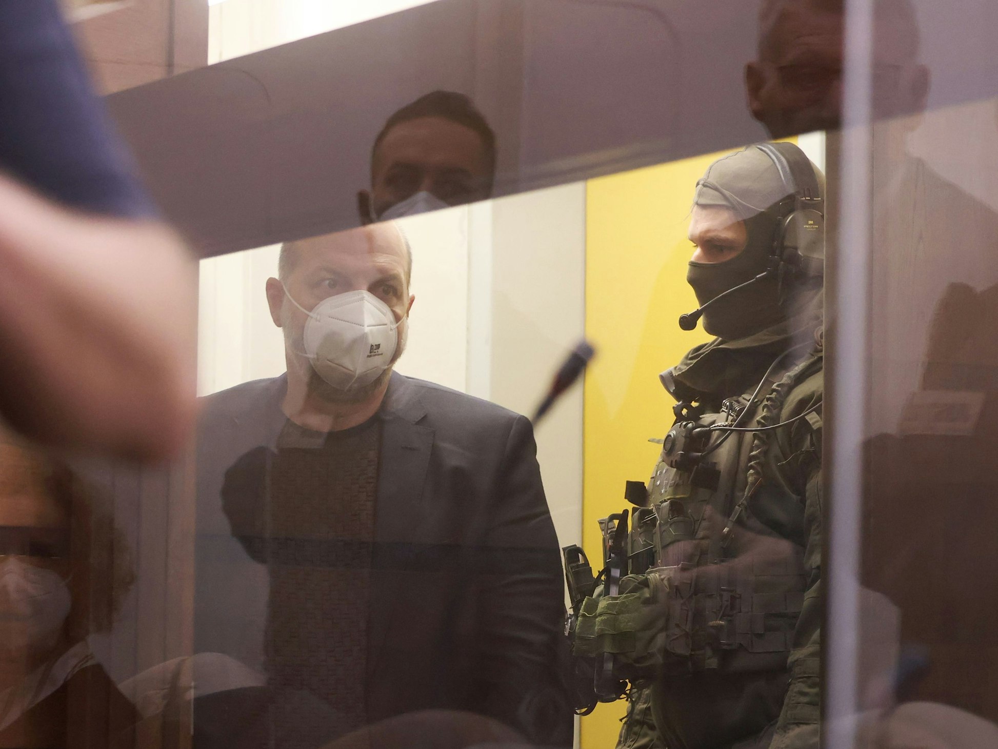 Thomas Drach betritt den Gerichtssaal