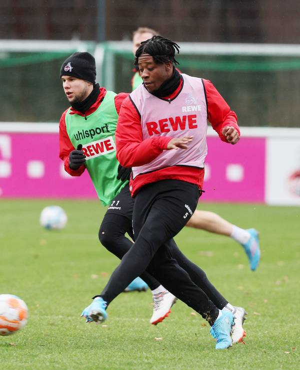 Bright Arrey-Mbi im Training des 1. FC Köln
